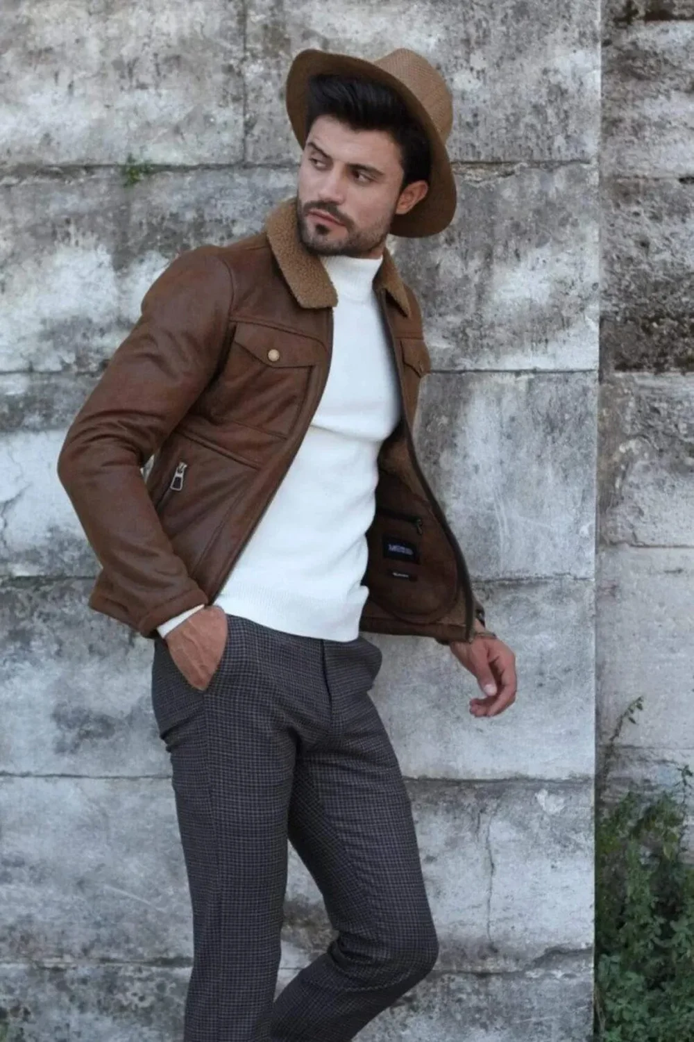 Men's Slim Fit Brown Leather Trucker Jacket with Fur Collar - Image 3